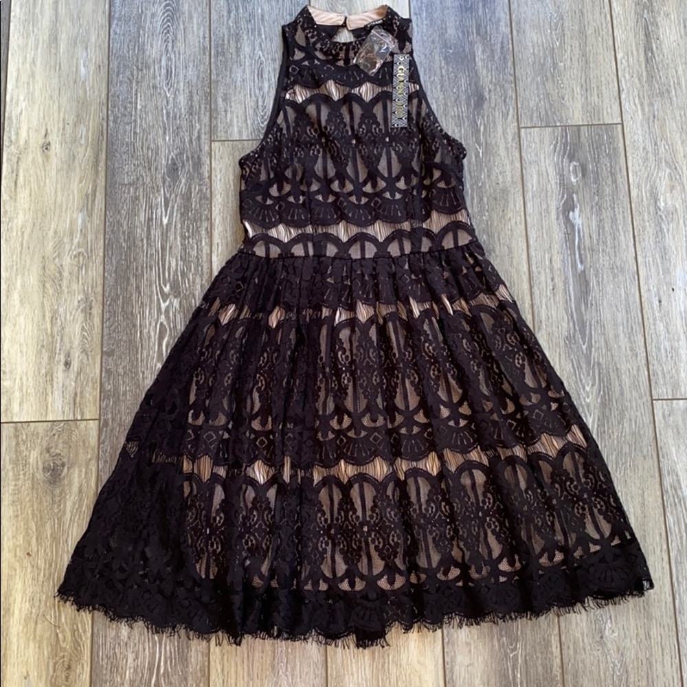 Gorgeous Gianni Bini LBD with open back!